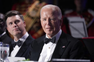 'running-against-a-6-year-old':-biden-takes-on-trump-at-white-house-correspondents'-dinner