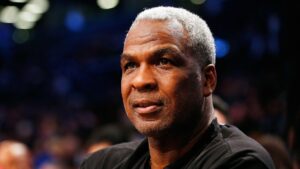 nba-legend-charles-oakley-instructs-knicks-'to-do-something'-about-joel-embiid's-on-court-antics