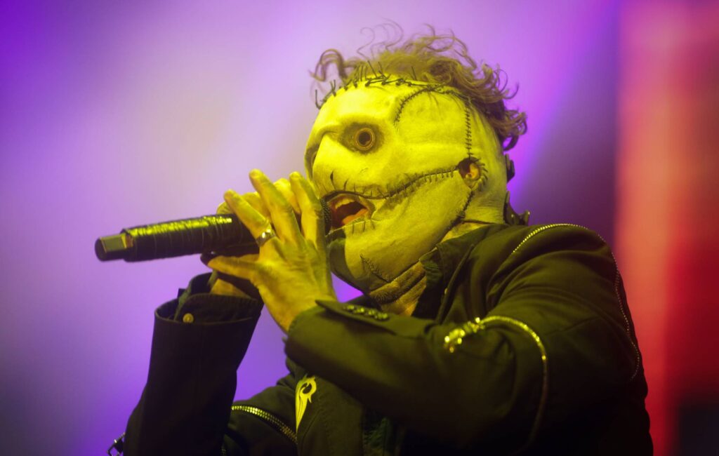 watch-slipknot-play-career-spanning-setlist-in-old-school-costumes-at-sick-new-world-2024